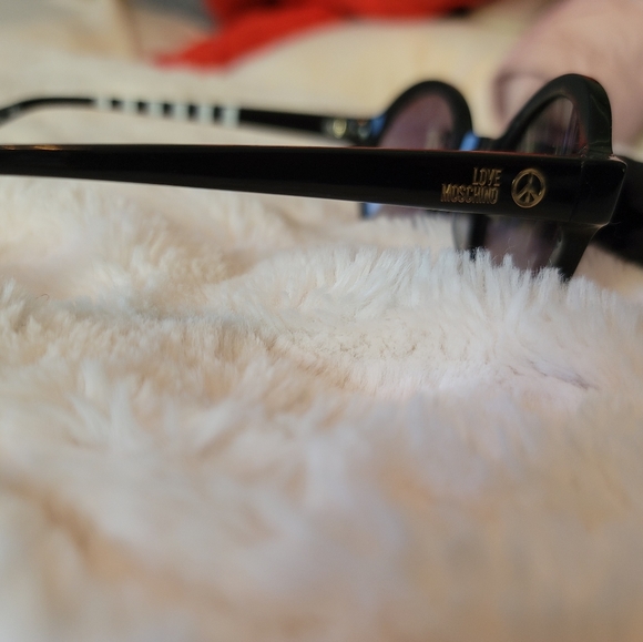 Love Moschino Sunglasses - Picture 2 of 4